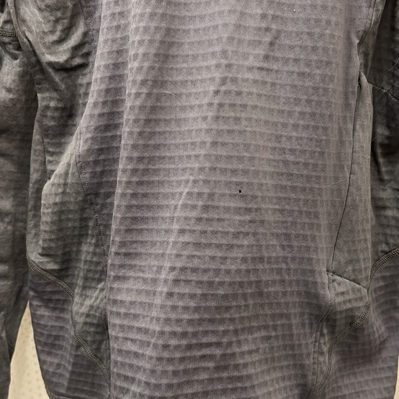 Under Armour UA Spectra 1/2 Zip. Under Armour and Breckenridge Brewery Logos. - Picture 4 of 7